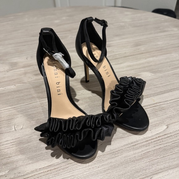 Gianni Bini Shoes - Gianni Bini Women's Sandal Ankle Strap 3D Black Floral Heels Leather Size 7 NWOB